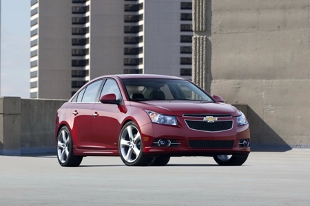 Chevy Cruze 2011 cạnh tranh Honda Civic - 2 Chevy Cruze 2011 cạnh tranh Honda Civic - 2