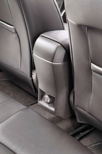 Chevy Cruze 2011 cạnh tranh Honda Civic - 8 Chevy Cruze 2011 cạnh tranh Honda Civic - 8