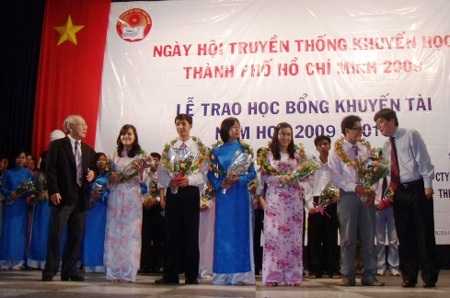 TPHCM: Đẩy mạnh phát triển Trung tâm học tập cộng đồng - 1 TPHCM: Đẩy mạnh phát triển Trung tâm học tập cộng đồng - 1