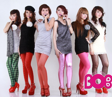 Nhóm nhạc mới với sáu “chân dài” - 2 Nhóm nhạc mới với sáu “chân dài” - 2