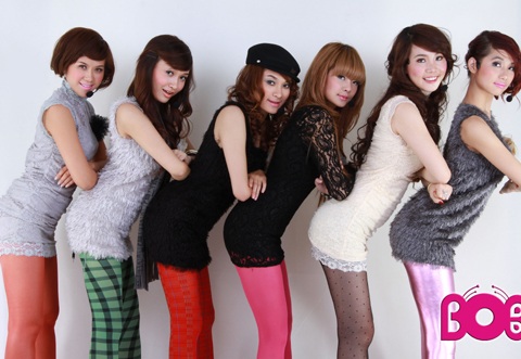 Nhóm nhạc mới với sáu “chân dài” - 3 Nhóm nhạc mới với sáu “chân dài” - 3