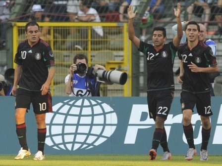 Hàng thủ "mơ ngủ", Italia thua đau Mexico - 3 Hàng thủ "mơ ngủ", Italia thua đau Mexico - 3