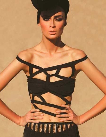 Tiiu Kuik khoe dáng trên cát - 3