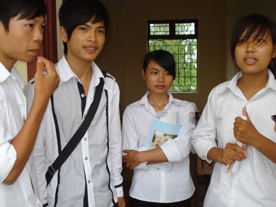 Một giám thị “xé nhầm” bài thi của 7 thí sinh - 1 Một giám thị “xé nhầm” bài thi của 7 thí sinh - 1
