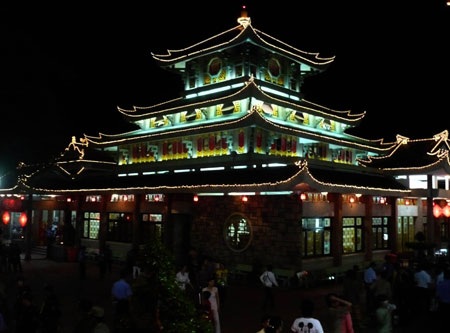 Hàng ngàn người đổ về vía Bà Chúa Xứ  - 10