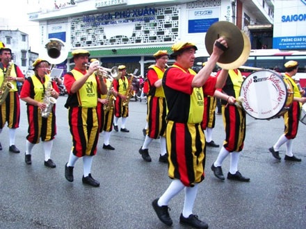 Lễ hội đường phố khuấy động xứ Huế  - 1