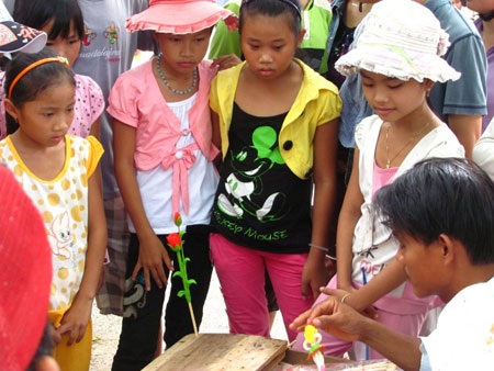 Ngắm sen giấy, đi chợ quê ở Festival Huế 2010 - 11
