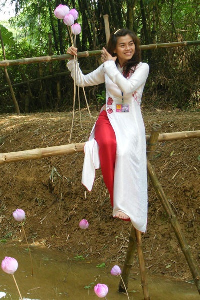 Ngắm sen giấy, đi chợ quê ở Festival Huế 2010 - 3