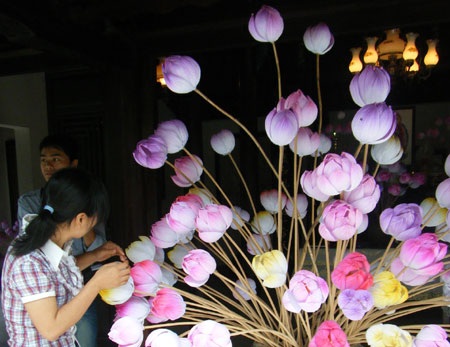Ngắm sen giấy, đi chợ quê ở Festival Huế 2010 - 4