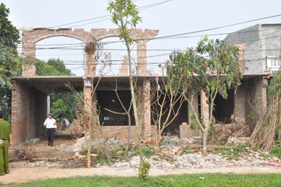 “Trảm” các công trình cản trở dự án đường Láng - Hòa Lạc - 2