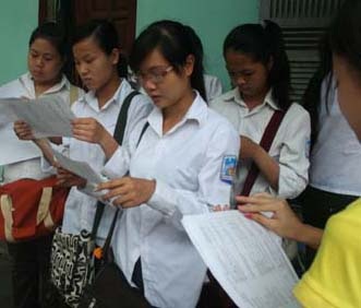 Bộ GD-ĐT yêu cầu bộ phận ra đề thi Sử giải thích “sự cố” - 1 Bộ GD-ĐT yêu cầu bộ phận ra đề thi Sử giải thích “sự cố” - 1