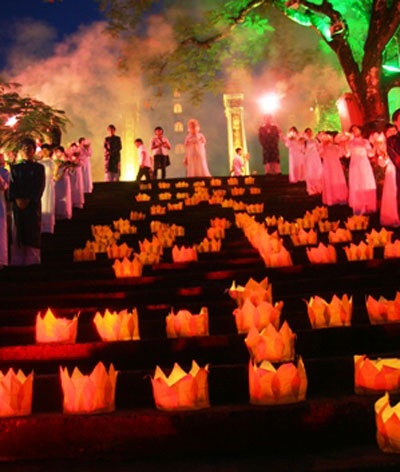 Xuôi thuyền khám phá “Huyền thoại sông Hương" - 10 Xuôi thuyền khám phá “Huyền thoại sông Hương" - 10