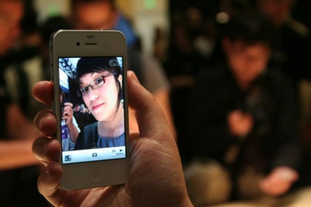 iPhone4-hand-8.jpg