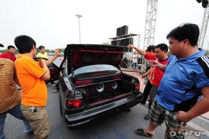 Một ngày lễ của người mê xe - 6