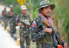 Giao tranh bùng phát ở biên giới Campuchia, Thái Lan - 1 Giao tranh bùng phát ở biên giới Campuchia, Thái Lan - 1