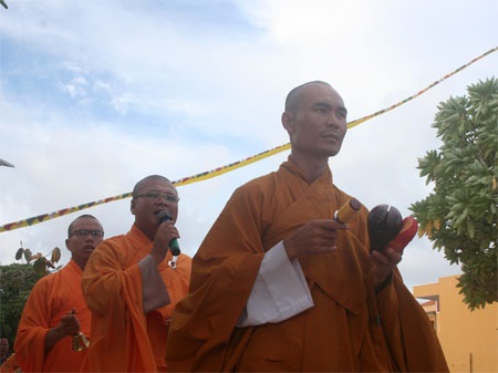 Thiêng liêng đại lễ cầu siêu trên quần đảo Trường Sa - 5 Thiêng liêng đại lễ cầu siêu trên quần đảo Trường Sa - 5