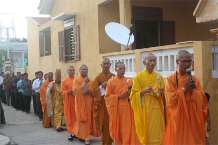Thiêng liêng đại lễ cầu siêu trên quần đảo Trường Sa - 1 Thiêng liêng đại lễ cầu siêu trên quần đảo Trường Sa - 1