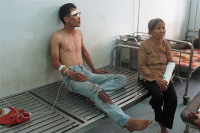 Xe khách đấu đầu, 43 người thương vong - 5 Xe khách đấu đầu, 43 người thương vong - 5