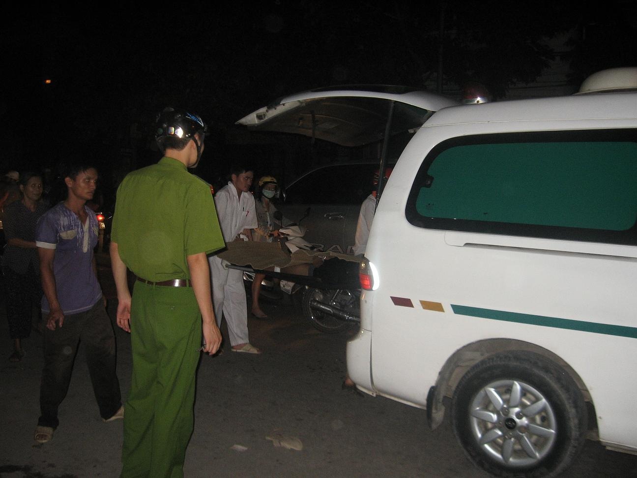 Kéo cáp quang, một thanh niên bị điện giật chết - 2