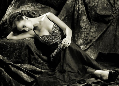 Thúy Hạnh đẹp bí ẩn trong bộ ảnh mới - 8