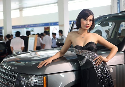 Những “bông hoa” tại Auto Expo 2010 - 13