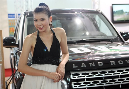 Những “bông hoa” tại Auto Expo 2010 - 11