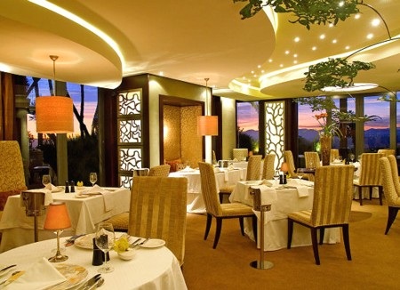 ĐT Pháp bị chỉ trích vì ở khách sạn xa hoa - 2