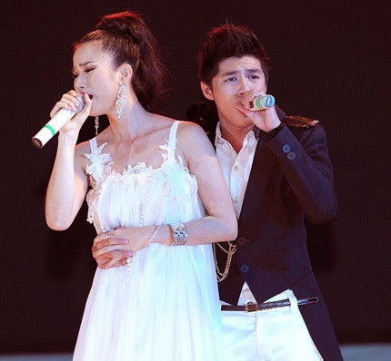 Đêm nhan sắc: Ấn tượng những màn kết hợp - 8 Đêm nhan sắc: Ấn tượng những màn kết hợp - 8