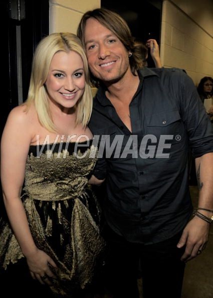 Nhộn nhịp “sao” tới dự lễ trao giải CMT - 15 Nhộn nhịp “sao” tới dự lễ trao giải CMT - 15