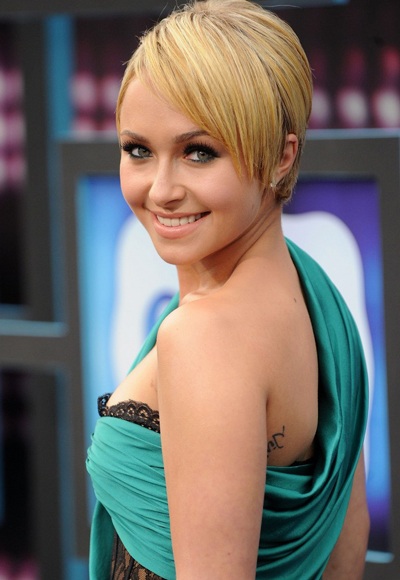 Nhộn nhịp “sao” tới dự lễ trao giải CMT - 5 Nhộn nhịp “sao” tới dự lễ trao giải CMT - 5