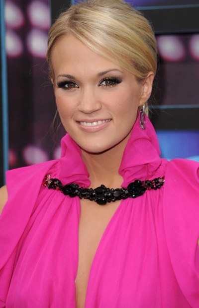 Nhộn nhịp “sao” tới dự lễ trao giải CMT - 10 Nhộn nhịp “sao” tới dự lễ trao giải CMT - 10