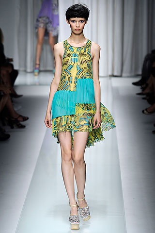 BST xuân hè 2010 của Versace - 8