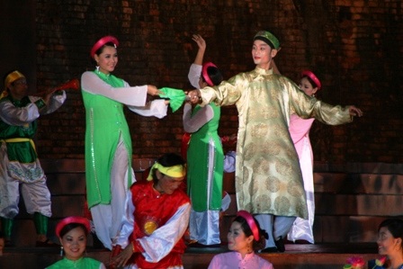 Hào hùng hành trình mở cõi, dựng non sông  - 12