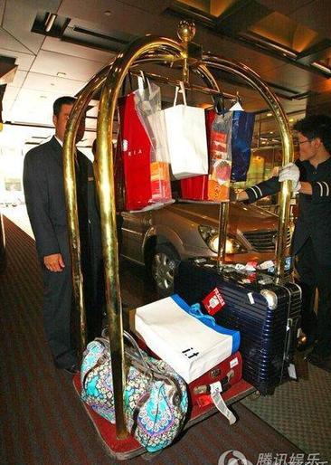 Triệu Vy đã trở về Trung Quốc - 11