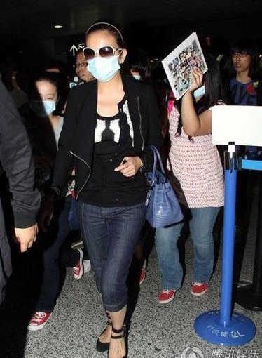 Triệu Vy đã trở về Trung Quốc - 9