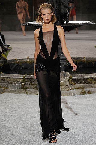 BST xuân hè 2010 của Julien Macdonald - 12 BST xuân hè 2010 của Julien Macdonald - 12