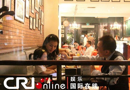 Một chiều thư giãn của vợ chồng Lưu Đào  - 6