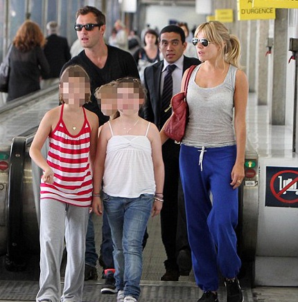 Sienna Miller tử tế và dịu dàng với con riêng của “bồ” - 1