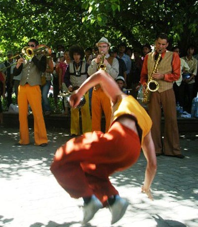 Những khoảnh khắc nghệ thuật của 5 châu lục  - 9