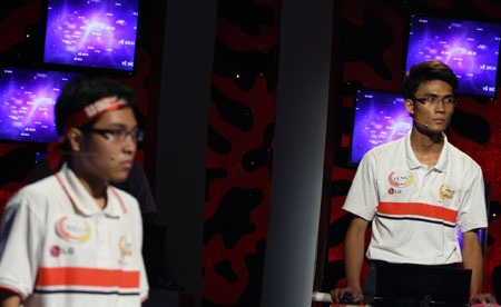 Căng thẳng, kịch tính đến phút chót - 17 Căng thẳng, kịch tính đến phút chót - 17