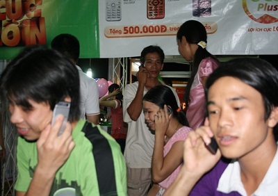 Công nhân thành phố được gọi điện thoại miễn phí  - 1