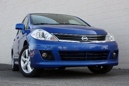 Cập nhật giá xe Nissan Versa phiên bản 2011 - 2