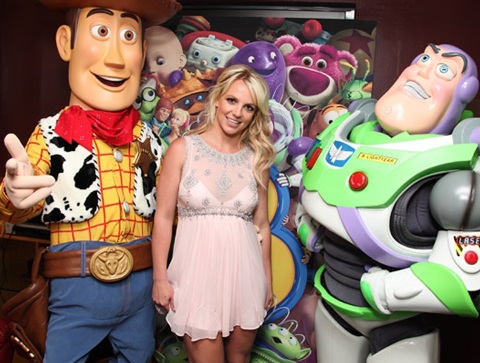 Britney bất ngờ dự công chiếu phim - 3