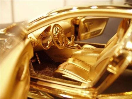 Bugatti Veyron “đồ chơi” đắt gấp đôi xe thật - 2 Bugatti Veyron “đồ chơi” đắt gấp đôi xe thật - 2