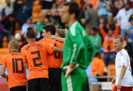 Chơi bùng nổ hiệp hai, Hà Lan thắng ngọt Đan Mạch  - 3