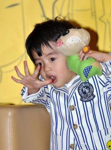 Bé Lucas lên tiếng bảo vệ mẹ Trương Bá Chi - 14 Bé Lucas lên tiếng bảo vệ mẹ Trương Bá Chi - 14