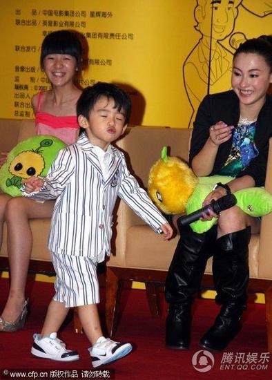 Bé Lucas lên tiếng bảo vệ mẹ Trương Bá Chi - 10 Bé Lucas lên tiếng bảo vệ mẹ Trương Bá Chi - 10