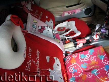 Siêu xe Ferrari 360 phong cách Hello Kitty - 4 Siêu xe Ferrari 360 phong cách Hello Kitty - 4