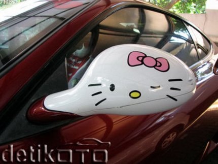 Siêu xe Ferrari 360 phong cách Hello Kitty - 2 Siêu xe Ferrari 360 phong cách Hello Kitty - 2