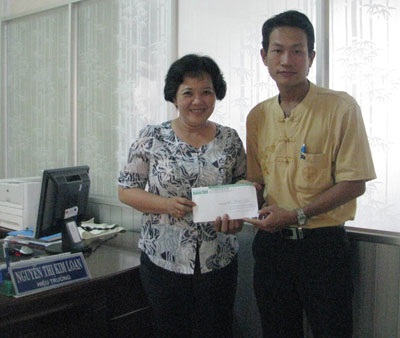 Món quà đầu tiên đến với “cậu học sinh hiếu thảo mang bệnh” - 1 Món quà đầu tiên đến với “cậu học sinh hiếu thảo mang bệnh” - 1